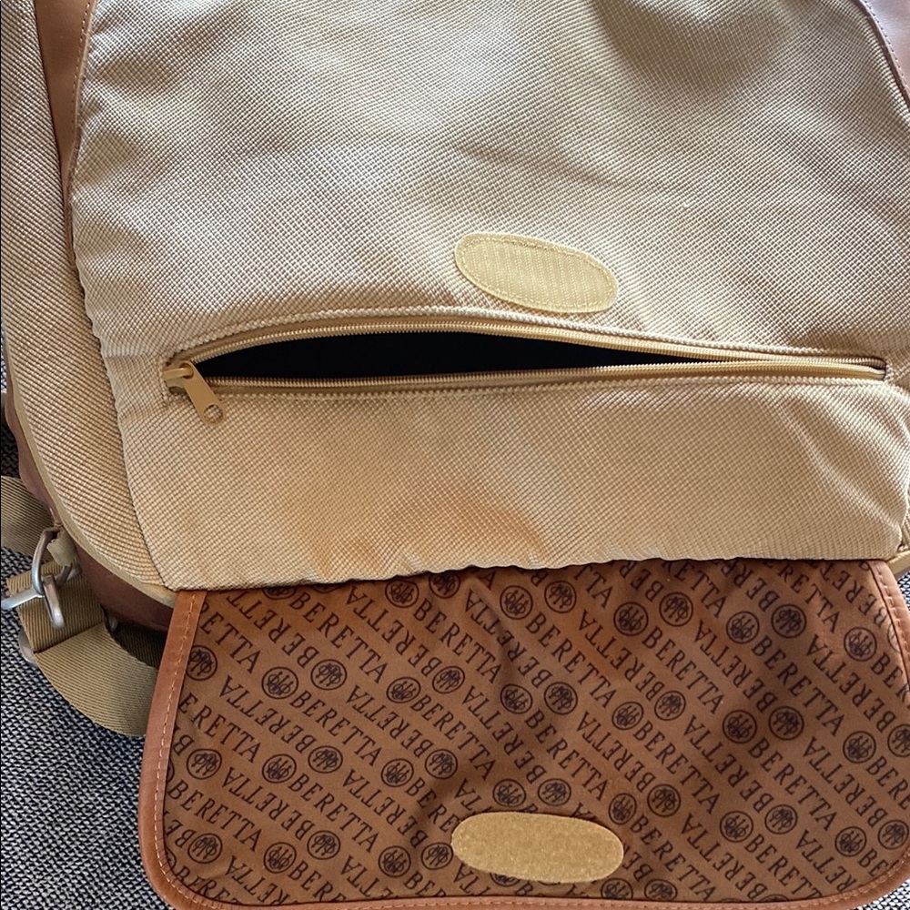 Beretta Briefcase Bag Laptop Adjustable Strap many compartments Like New - Picture 10 of 13